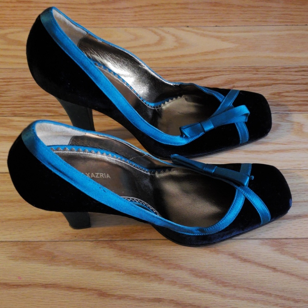 Classic BCBG MaxAzaria heels